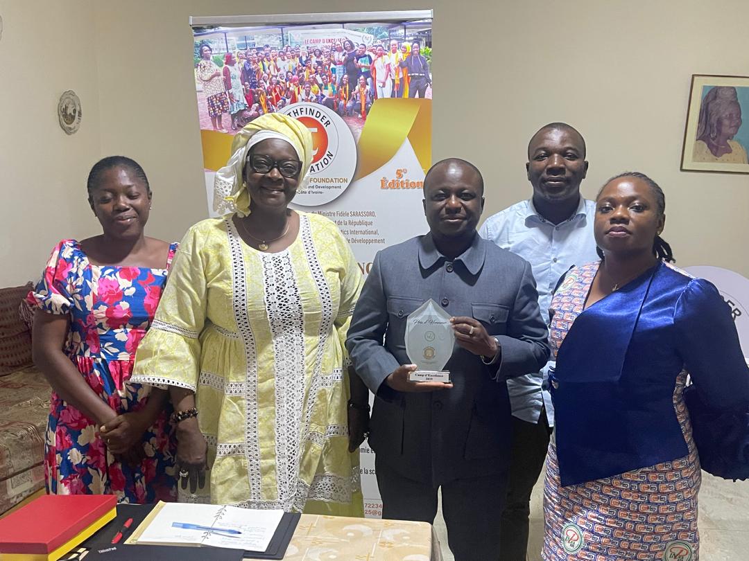 Visite du Directeur Général de l'INP-HB, Dr. Moussa Diaby, à la Fondation Pathfinder